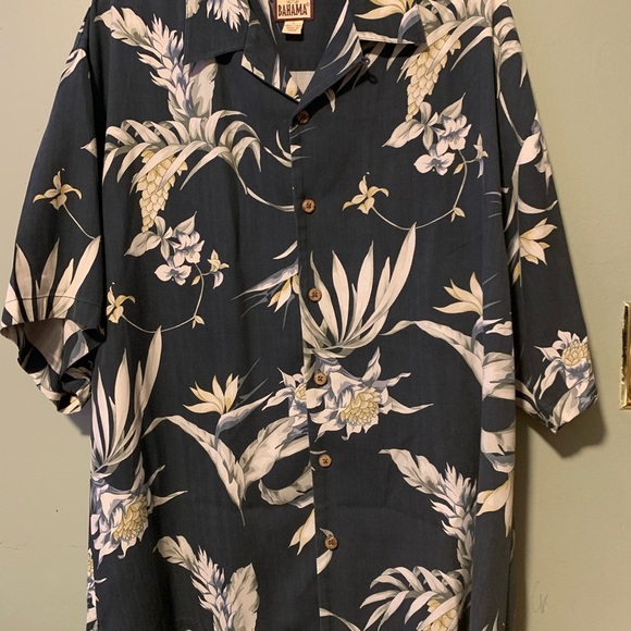 Tommy Bahama LG Men's Floral Navy Shirt 100% Silk Button Up Loose, Relaxed Fit - Picture 1 of 11